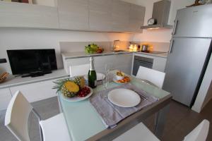 Terrazza a Lago - Condo modern two-storey flat with pool and terrace