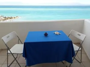 SereneLands Seaside House - Rozená