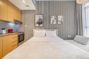 Private Tropical Poolside Studio by Blue Cloud Holidays