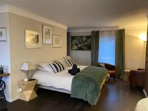 Les Trois soleils - 罗克布伦河畔阿尔让