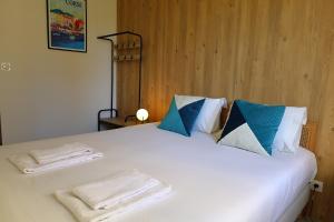 Appartements Appt T2, terrasse, Piscine, acces plage : photos des chambres