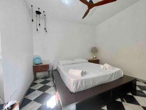 Quiet luminous Flat historical city center fast Wi-Fi