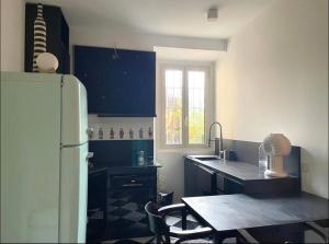 Quiet luminous Flat historical city center fast Wi-Fi