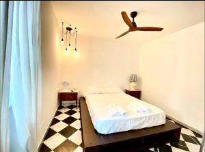 Quiet luminous Flat historical city center fast Wi-Fi