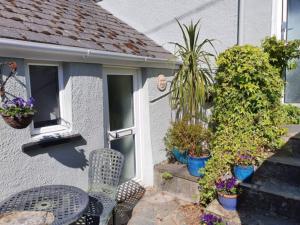 SeaView-PetsOK-Patio-1BR