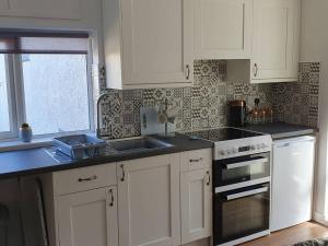 SeaView-PetsOK-Patio-1BR