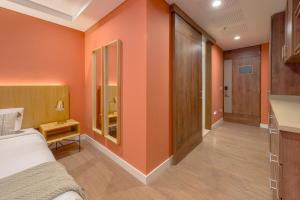 El Tesoro Escape Modern & Cozy Room 303