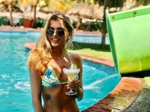 Paradise Resort - 普拉纳维瑙