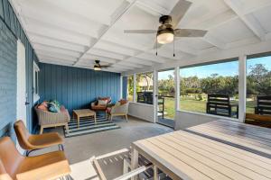 Riverside Luau Tiki Hut Fire Pit & Outdoor Fun