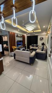 RED APPLE Dehradun mussoorie road