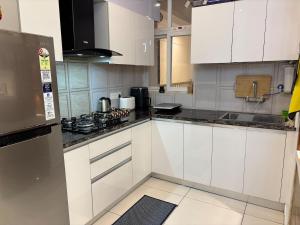 RED APPLE Dehradun mussoorie road