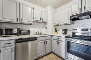 Legacy at Imperial Village 808 I 1 Bed 1 Bath