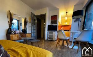 Chez Perrine, Magnifique Appartement Face aux Remparts