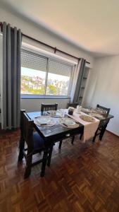 Departamento INMEJORABLE UBICACIÓN, amplio patio y opcional COCHERA