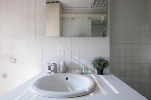 Appartamento di Design con Vista su Via Tortona