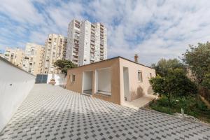 Three-Bedroom Home Dina