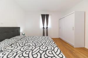 Three-Bedroom Home Dina