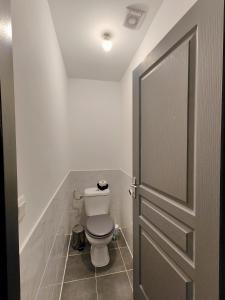 Maisons d'hotes Crezilles Hotes : Chambre Quadruple avec Douche