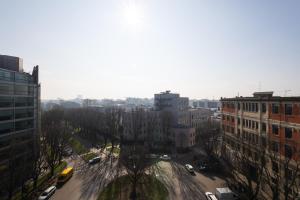 Appartamento di Design con Vista su Via Tortona