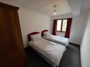 Westward Ho! Oceanview Getaway with Parking