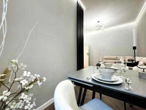 Central, Modern & CHIC Wroclaw Gem, Near Park! 10min to Old Town, Trumski