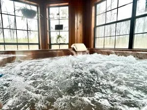 Huckleberry Hideaway - Doyline