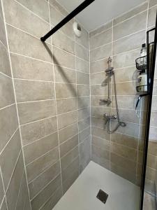 Appartements LE JULA - APPARTEMENT T2 PROCHE CENTRE VILLE - Parking prive : photos des chambres