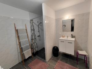 Maisons d'hotes Crezilles Hotes : photos des chambres
