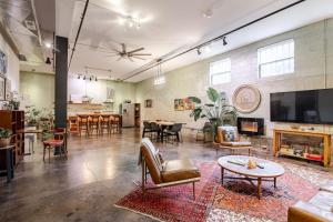 Modern City Loft Downtown Lynchburg VA LYH HUGE