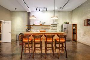Modern City Loft Downtown Lynchburg VA LYH HUGE
