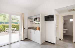 1 Bedroom Nice Home In Imperia