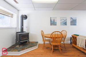 Cozy basement Studio in Fernie by StayIn