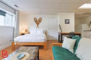 Cozy basement Studio in Fernie by StayIn - Кімберлі