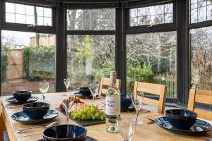 Evergreen Eco House - Allocated parking, Ancillary accommodation