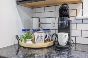 Lively Bungalow Retreat Near Belle Isle, RVA!