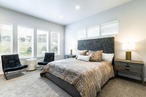 Modern Mountain Retreat Sleeps 10 Park City