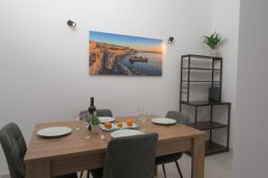 Stylish Valletta 1 bedooom Penthouse with Terrace in the centre with Views