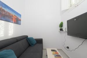 Stylish Valletta 1 bedooom Penthouse with Terrace in the centre with Views