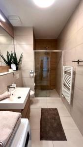 Comfy studio, private parking, smart check in