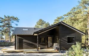 3 Bedroom Lovely Home In Nexø