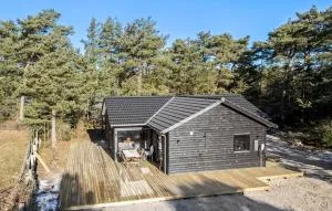 3 Bedroom Lovely Home In Nexø - Neksø