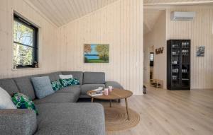 3 Bedroom Lovely Home In Nexø