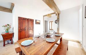 Maisons de vacances Amazing Home In Volnay With Wifi : photos des chambres