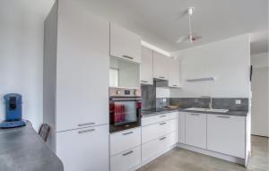 Appartements Lovely Apartment In La Tremblade : photos des chambres