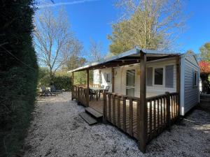 Campings Mobilhome dans camping 3 etoiles en Provence : photos des chambres