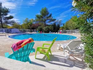 Mobilhome dans camping 3 étoiles en Provence