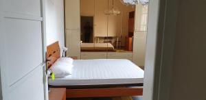 Camera con vista e balcone MetroA