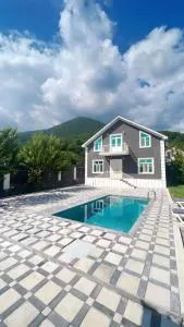 Grandiuse Villa 5 bedroom - قوبا