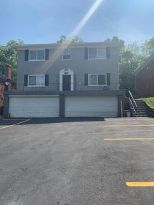 Reading-Stylish Apartment for Contemporary Comfort