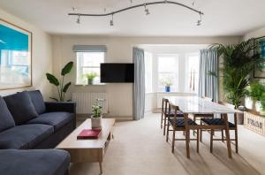 Colourful house 3 Bed Apt - Notting Hill